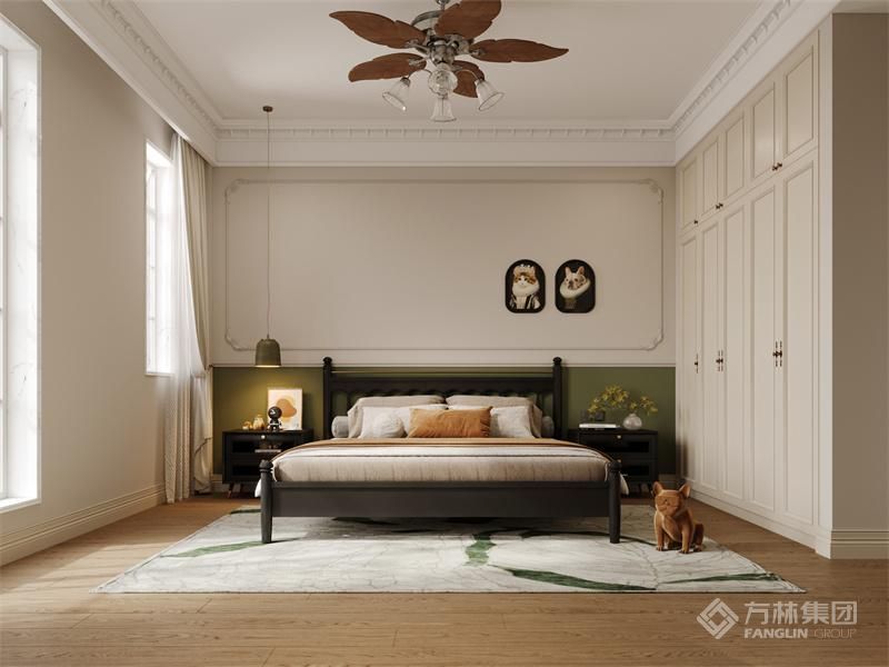 卧室到顶衣柜，与房间风格协调一致同时提供大量的收纳功能；床头背景以PU线条区分上下区域，搭配不同颜色乳胶漆，增加空间的层次感，提升整体美感，营造出优雅浪漫的休息氛围